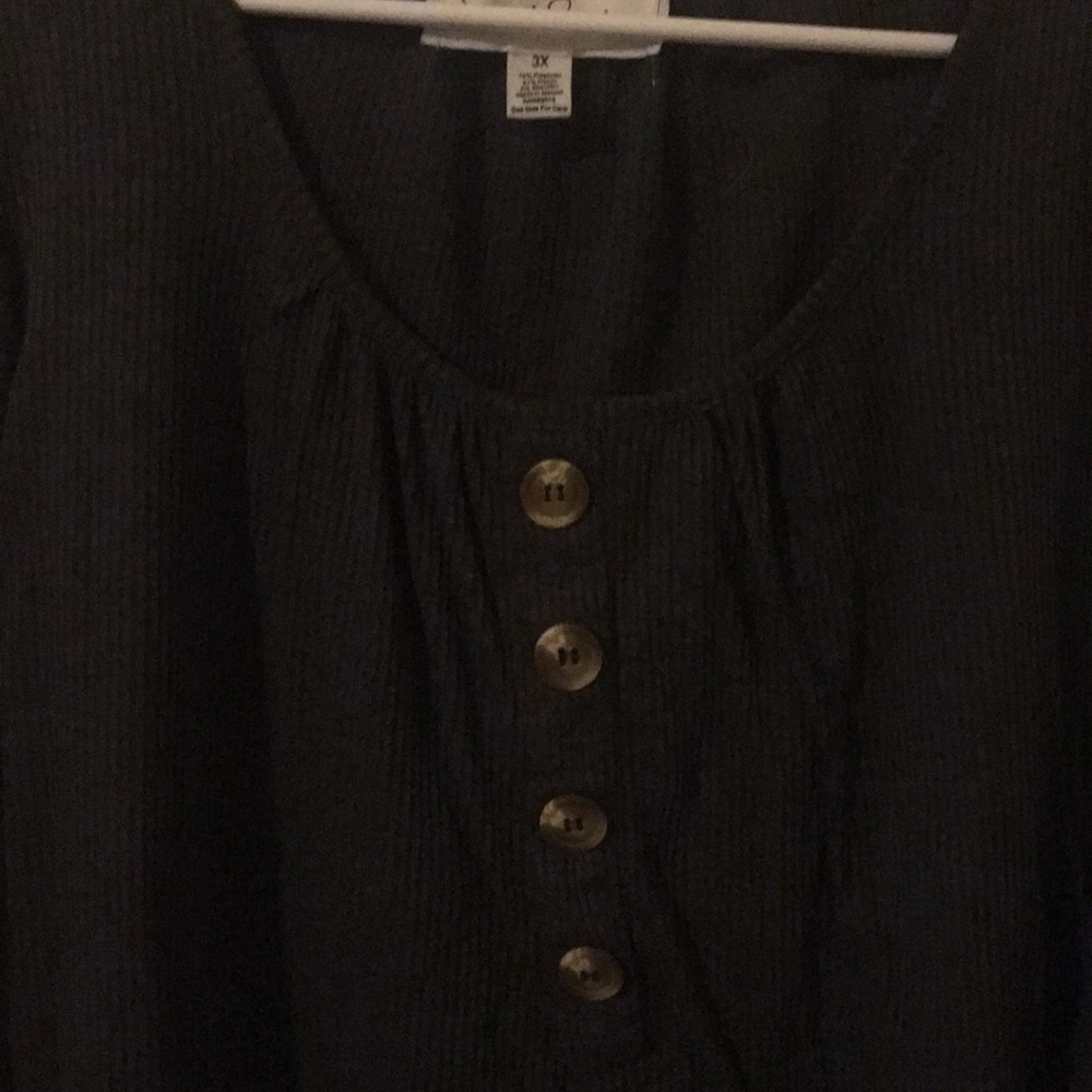 Woman’s top - Picture 2 of 5